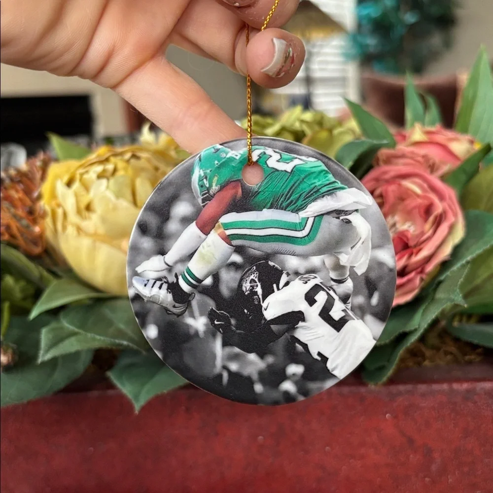 Brand New Philadelphia Eagles Saquon Barkley Fly Ceramic Christmas Ornament